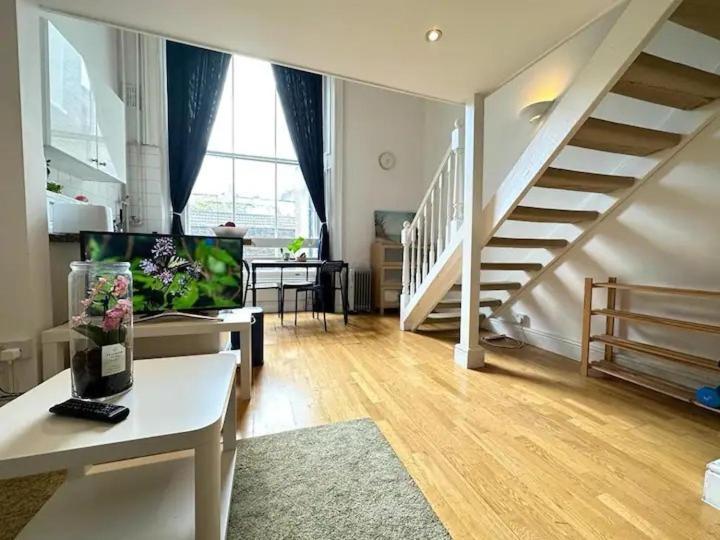 Duplex Studio By Hyde Park- 8 Лондон Экстерьер фото